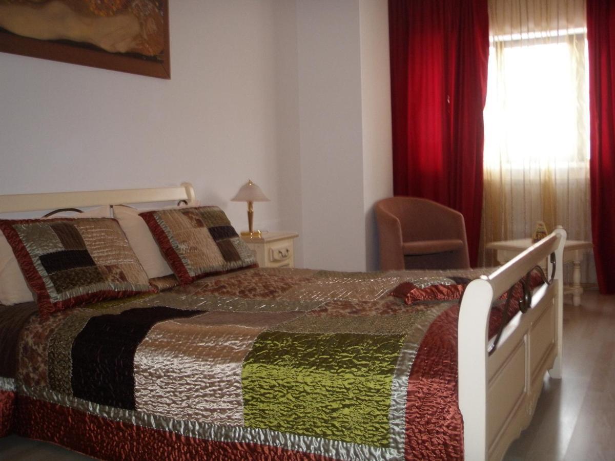 Hotel Tex Club Botoşani Habitación foto